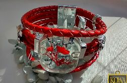 Czerwony październik - bransoleta z żywicy i ekoskóry