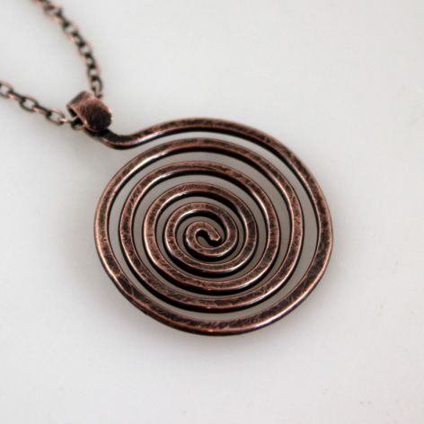 SPRZEDANO - Spiralny – miedziany wisiorek (2408-06)