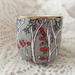 Ręcznie malowany porcelanowy kubek JARZĘBINA - na dzień kobiet