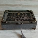 Elegancka szkatułka z chwostem - Pudełko w stylu retro