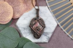Miedziany wisiorek wire wrapping z rodonitem #541