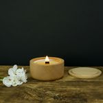 Sojowa świeca zero waste w drewnie klonowym - 