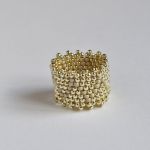 Pierścionek koralikowy jasne złoto - pierścionek jasne złoto