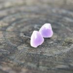 Małe kolczyki serca ceramiczne Polana Lawendy - Serduszka z Lawendowej Polany