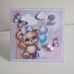Kartka na urodziny miś z balonami liliowa