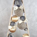 Drewniana choinka hand made w złocie i granacie LED - 