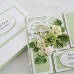 Kartka MŁODEJ PARZE z zielonymi różami #1 - Zielono-biała kartka na ślub w pudełku