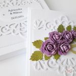 Kartka ŚLUBNA biało-fioletowa - Biało-fioletowa kartka na ślub w pudełku