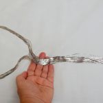 Długi naszyjnik z łańcuszków - W skali