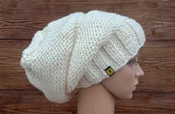 Kremowa czapka czapa