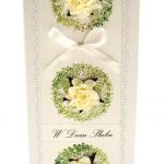 Biała z różami kartka ślubna - Kartka na ślub wianki i róże