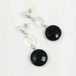 Kolczyki srebrne z perełkami. - Kolczyki srebrne z perełkami.