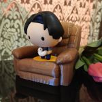 FOTEL Friends PRZYJACIELE pólka sofa do figurek McDonald's Happy Meal 2026 - Inspirowany prawdziwym meblem