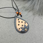 „NOEMI” wisiorek z glinki polimerowej - „NOEMI” wisiorek z glinki polimerowej