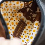 Mała ciemnoszara nerka damska - 