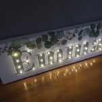 Obraz LED z imieniem, botaniczny, eukaliptus - Zasilany bateriami AA