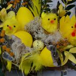 stroik Wielkanocny na stół z kurczaczkami - starannie wykonany