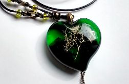 Zielona Miłość - długi wisior z żywicy