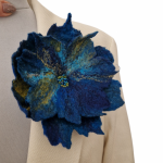 BROSZKA  KWIAT RĘCZNIE FILCOWANA Turkus - Przypinka