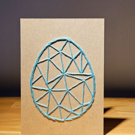 Kartka Wielkanocna - ręcznie haftowana - Pisanka turkusowa