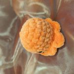 Ręcznie robiona meduza amigurumi – pomarańczowa delikatny uśmiech - Meduzka- pomarańczowa delikatny uśmiech