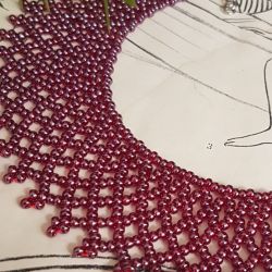 Naszyjnik Krywulka Czerwona Opalizowana Licynia