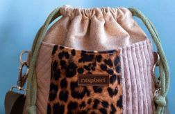 Patchworkowa listonoszka z kominem panterka