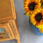 Ręcznie malowana szafka inspirowana malarstwem, słoneczniki, ceramiczna gałka - 