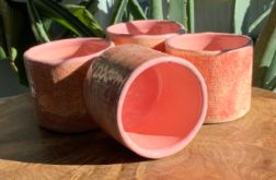 Kubki ceramiczne w kolorze różowym