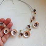 Naszyjnik perłowo-beżowy, delikatny i nowoczesny - W skali