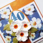 Kartka ROCZNICOWA z białymi kwiatami - Pomarańczowo-granatowa kartka z okazji rocznicy