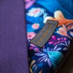 Granatowo-śliwkowa kopertówka handmade z weluru w kwiaty - 