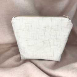 Kosmetyczka materiałowa solidna, stylowa ,22x16x7cm,jasnobeżowa.