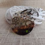 Brelok z żywicy - Galaktyczne Mechanizmy - BRELOK NIGHT