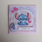 Kartka na urodziny Stich serduszka z personalizacją - Kartka na urodziny Stich serduszka z personalizacją