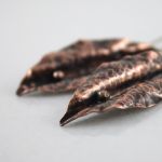Nature – duże miedziane kolczyki (lub klipsy) (2304-05) - Kolczyki liście