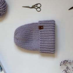 Wełniana czapka z wywinięciem - jasna lila