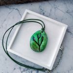 Leśna Harmonia – ręcznie robiony wisiorek z glinki - 2