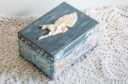 Kuferek drewniany - Zamyślony anioł