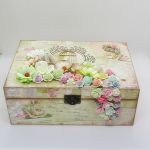 Szkatułka z kwiatami i ptaszkiem - szkatułk