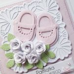 Kartka PAMIĄTKA CHRZTU z bucikami #12 /2 - Pamiątka Chrztu Świętego z białymi różyczkami