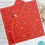 Kartka na walentynki z całuśną dziewczyną, nietypowy napis - Tył kartki i tył etykietki