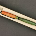 Długopis z drewna stabilizowanego - zielono pomarańczowy - Dwukolorowy długopis ze stabilizowanej czeczoty klony