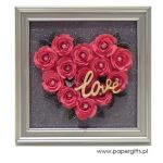 Walentynki Serce z róż w ramce dla kochanej osoby - różowe róże srebrne brokatowe tło - Obrazek z różami