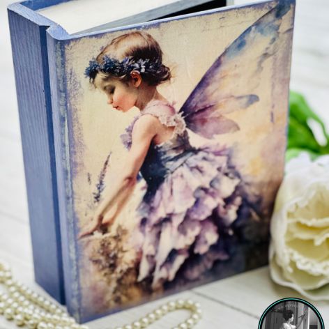Romantyczne pudełko z kształcie książki, motyw anioła 