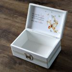 Personalizowany Kuferek Wspomnień - Motylki - Kuferek Wspomnień, pudełko na pamiątki z dzieciństwa, motylki, skrzynka na zdjęcia, pudełko z metryczką