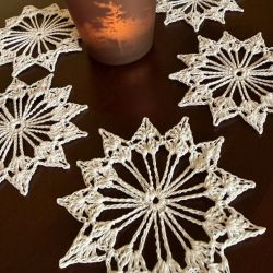 Gwiazdki - śnieżynki szydełkowe