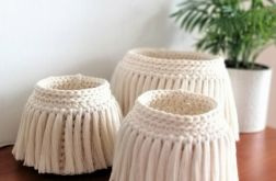 BOHO Kosz,koszyk z frędzlami, duży kosz 17 x12cm.