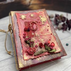 Czerwony kwiatowy pamiętnik album ręcznie robiony