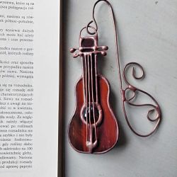 zakładka do książki Gitara klasyczna czekolada , witraż